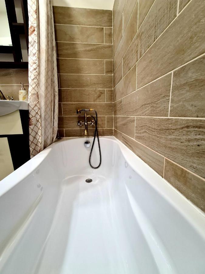 Best Apartment Central Хунедоара Екстер'єр фото