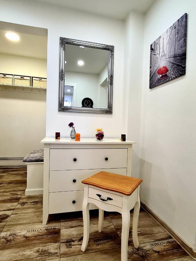 Best Apartment Central Хунедоара Екстер'єр фото