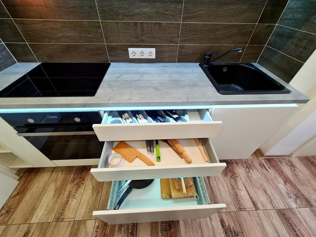 Best Apartment Central Хунедоара Екстер'єр фото