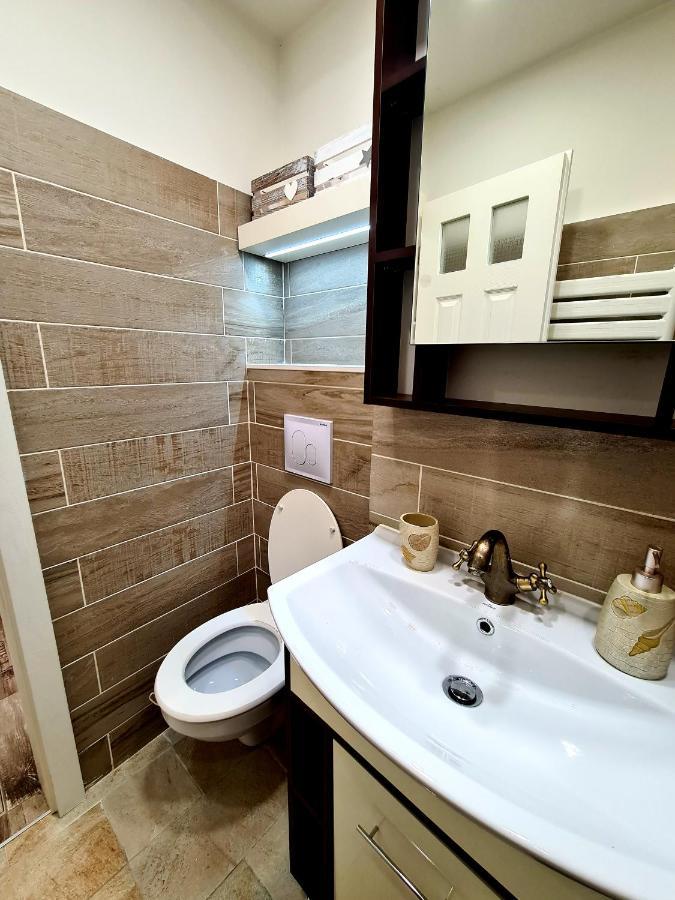 Best Apartment Central Хунедоара Екстер'єр фото