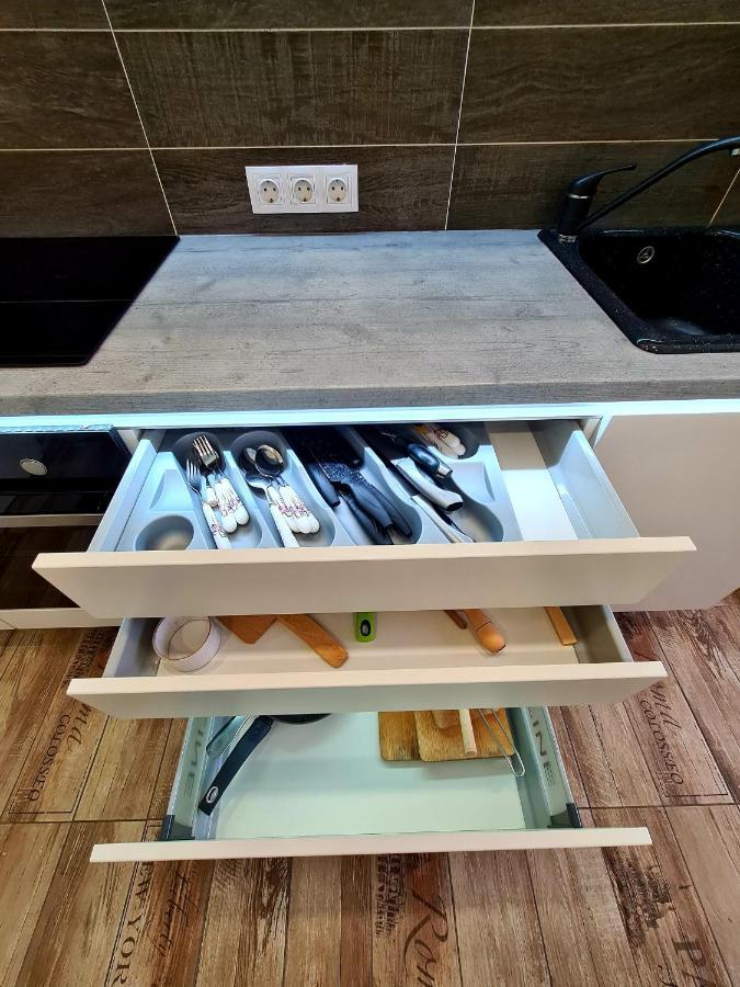 Best Apartment Central Хунедоара Екстер'єр фото