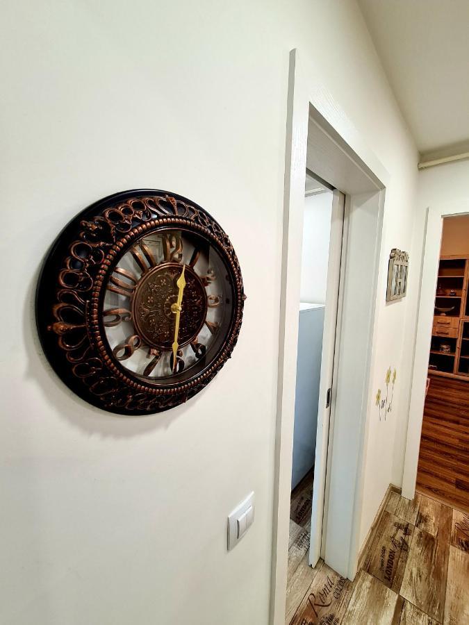 Best Apartment Central Хунедоара Екстер'єр фото