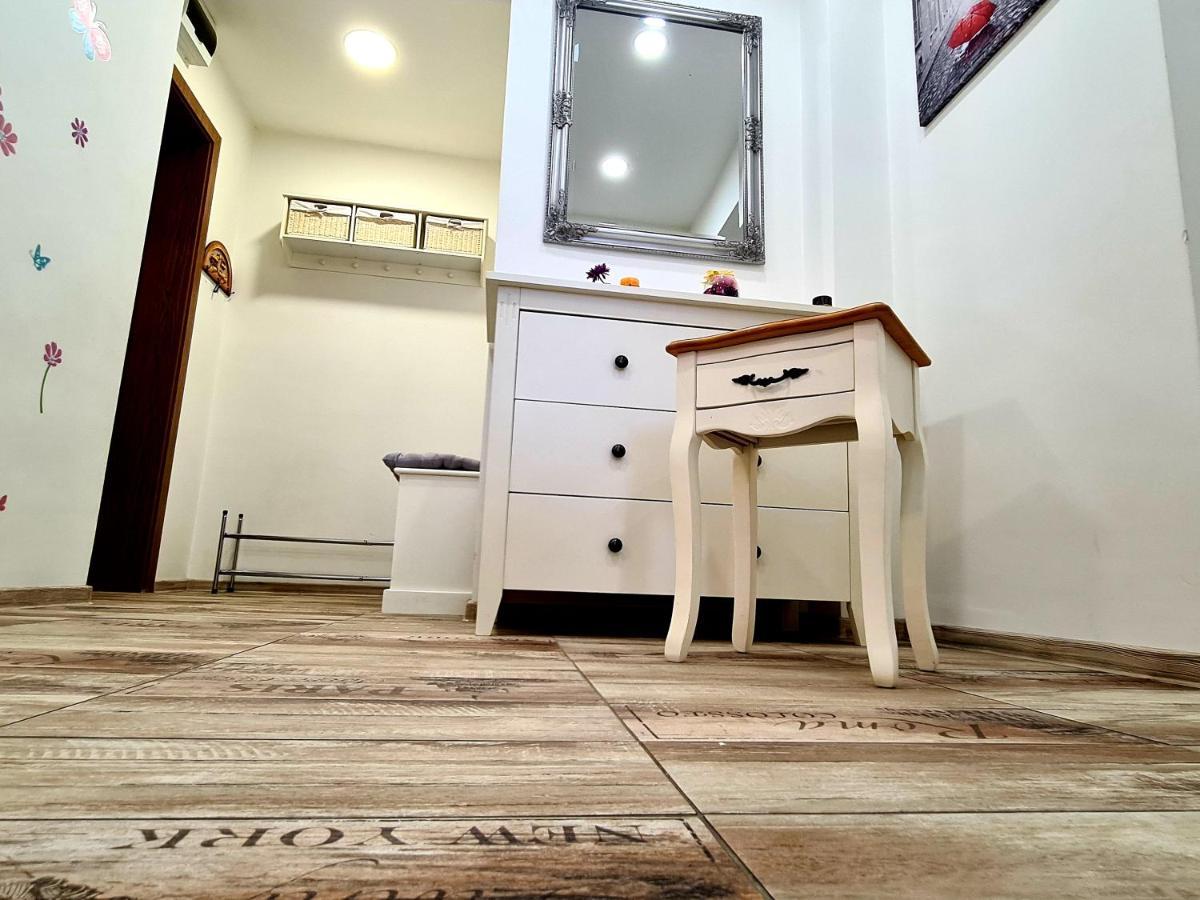 Best Apartment Central Хунедоара Екстер'єр фото