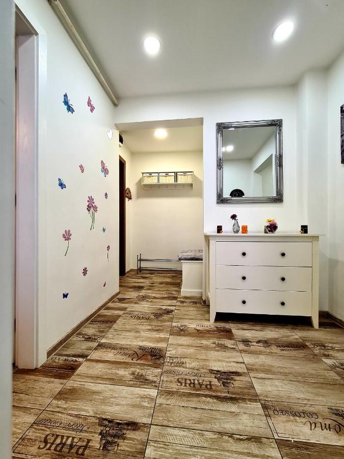Best Apartment Central Хунедоара Екстер'єр фото