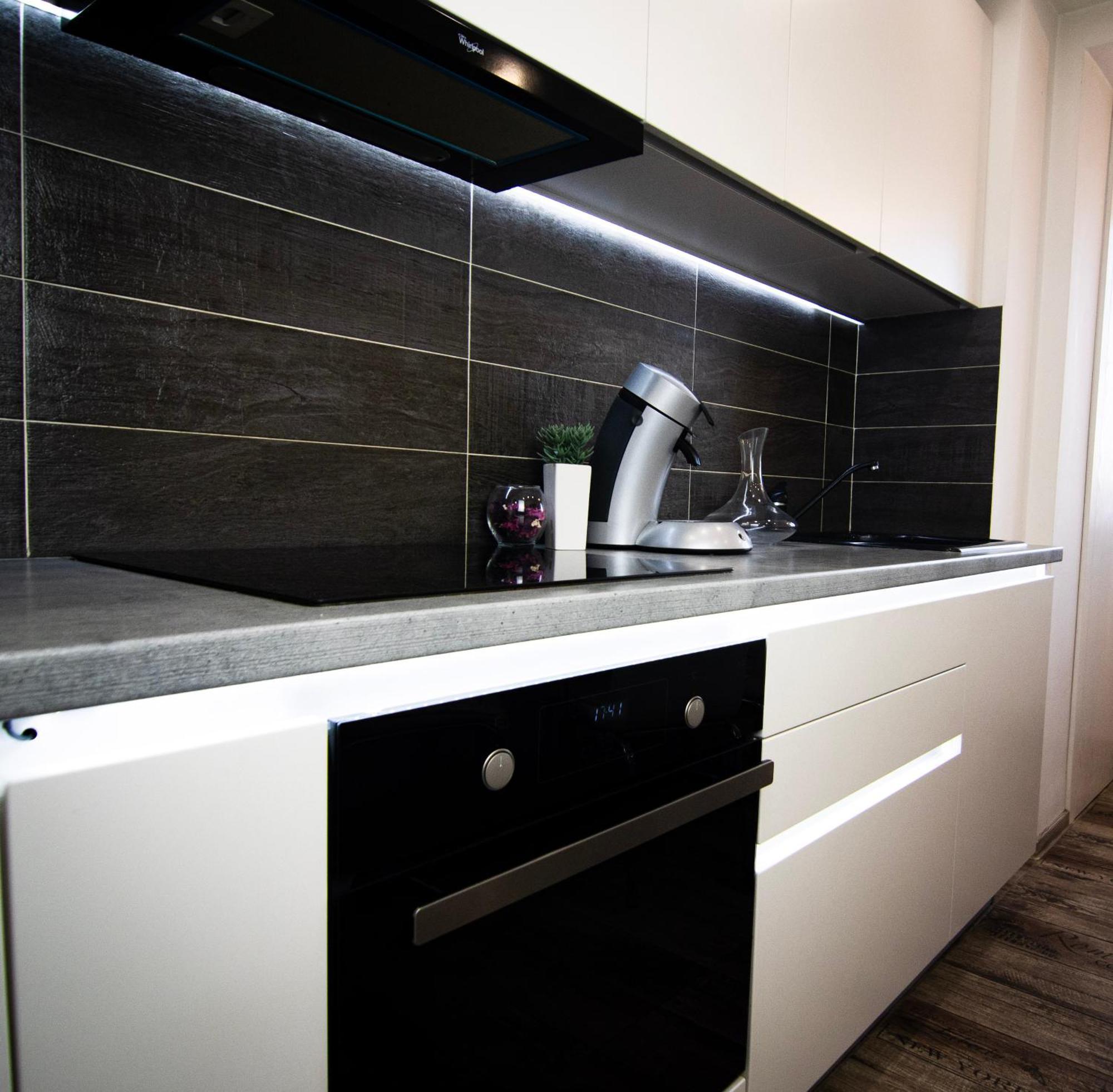 Best Apartment Central Хунедоара Екстер'єр фото